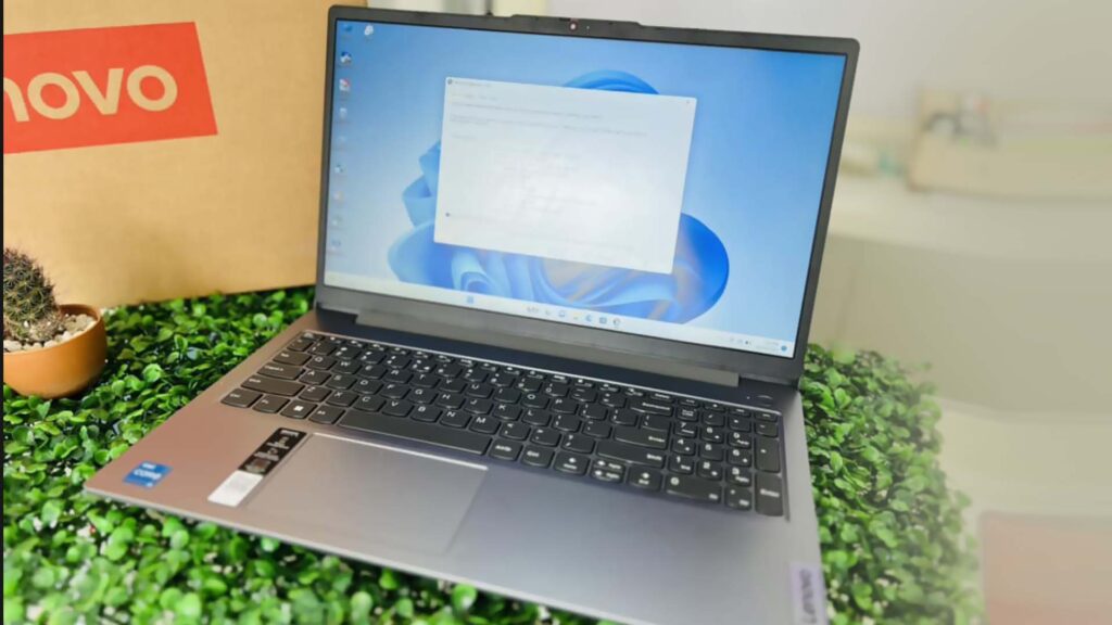 لپ تاپ لنوو IdeaPad Slim3 i3 1305U